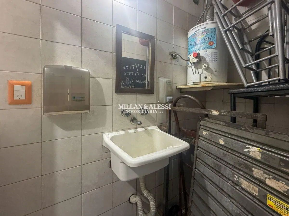 Venta Local en Liniers 5