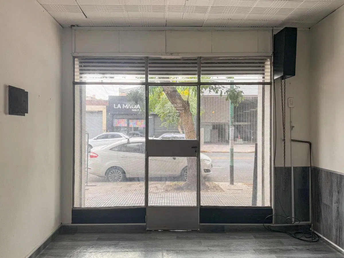 Venta Local en Monte Castro 5