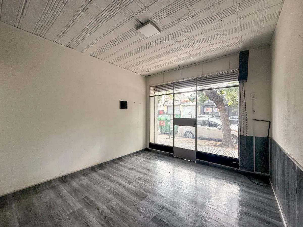 Venta Local en Monte Castro 3