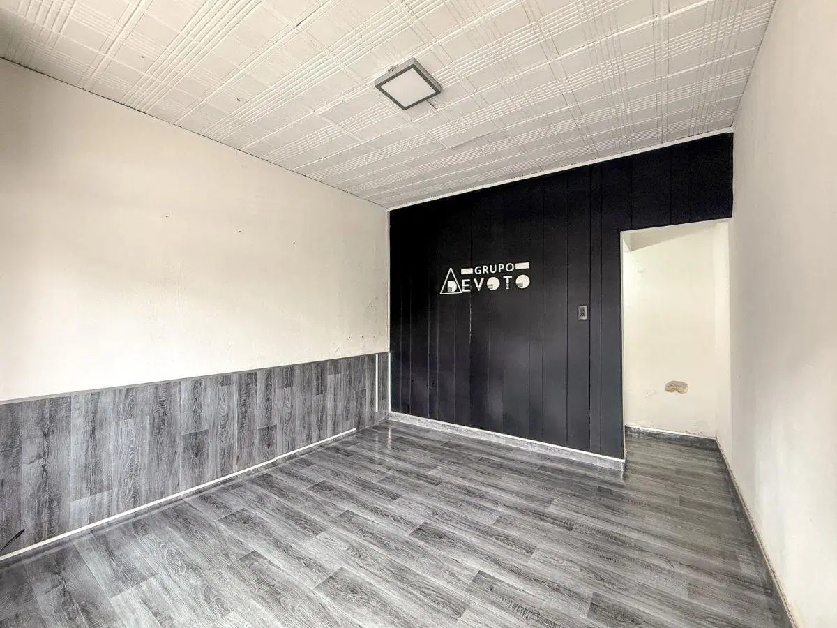 Venta Local en Monte Castro 2