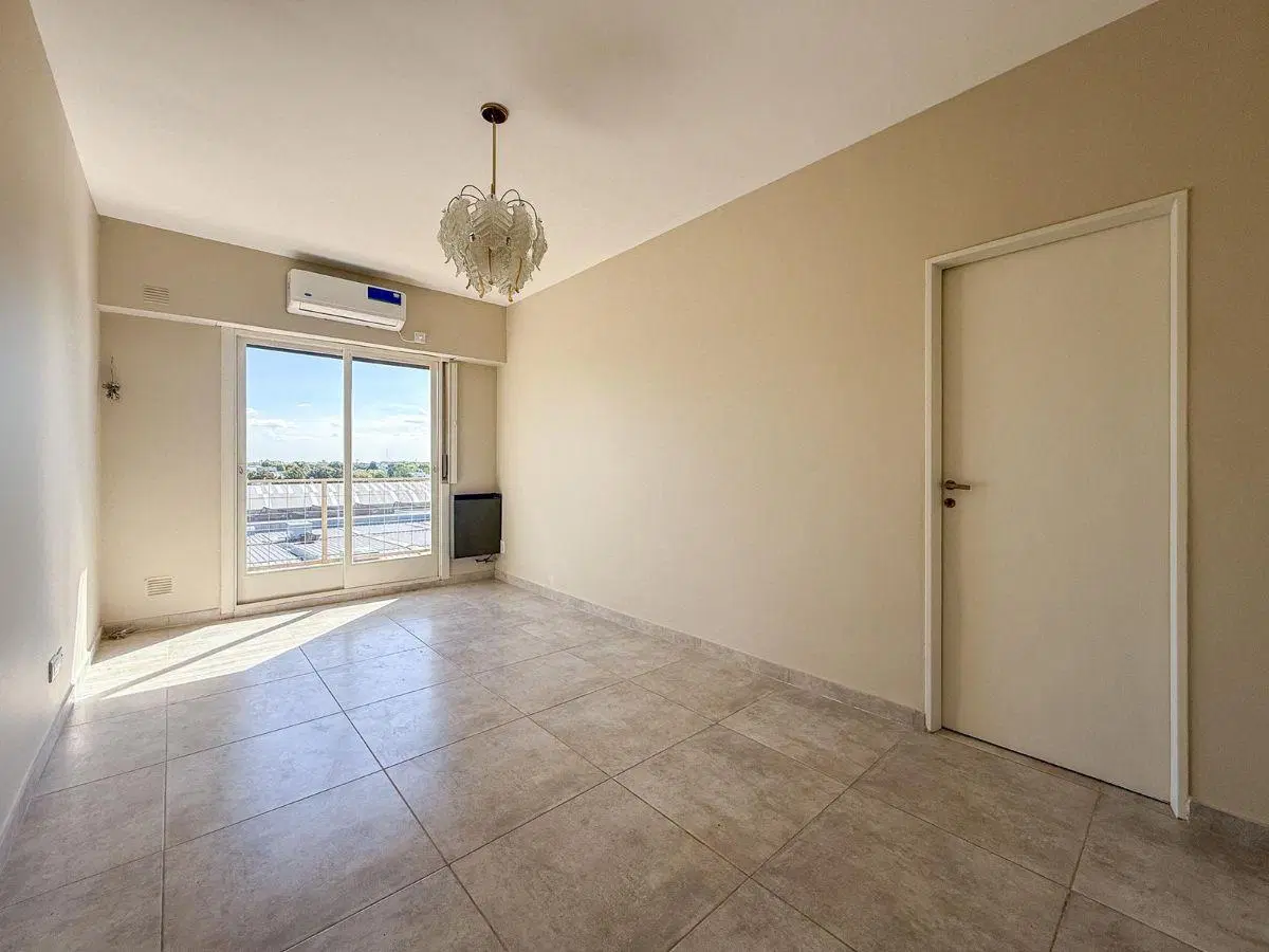 Alquiler Departamento 2 ambientes con balcón en Versalles 2