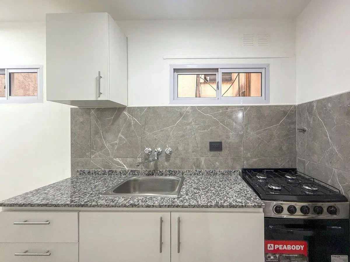 Departamento en venta 2 ambientes con balcón en Caballito 4