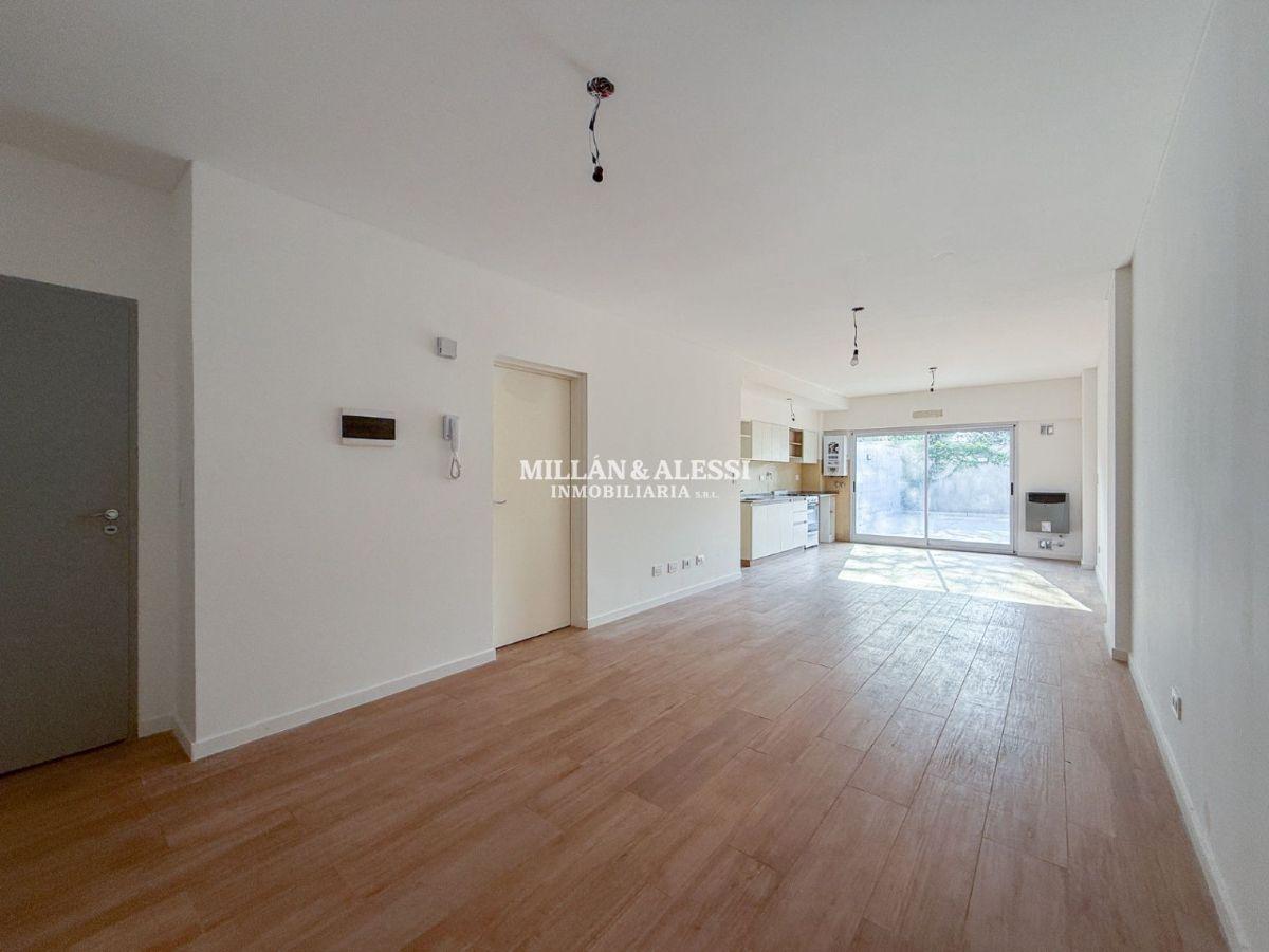 Foto de Venta departamento 2 ambientes con patio a estrenar en Versalles, imagen 2