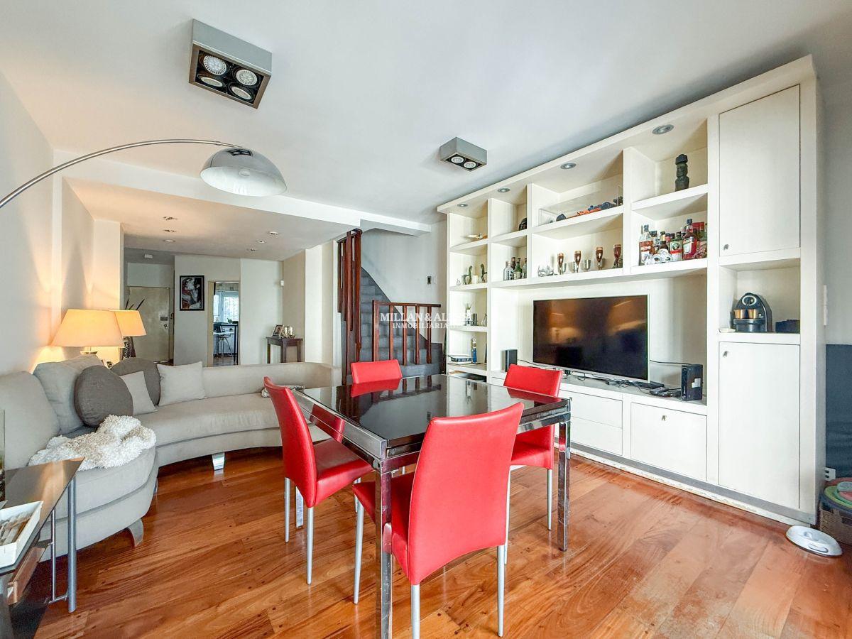 Foto de Dúplex en venta 4 ambientes c/ cochera, jardín y jacuzzi en Monte Castro, imagen 4