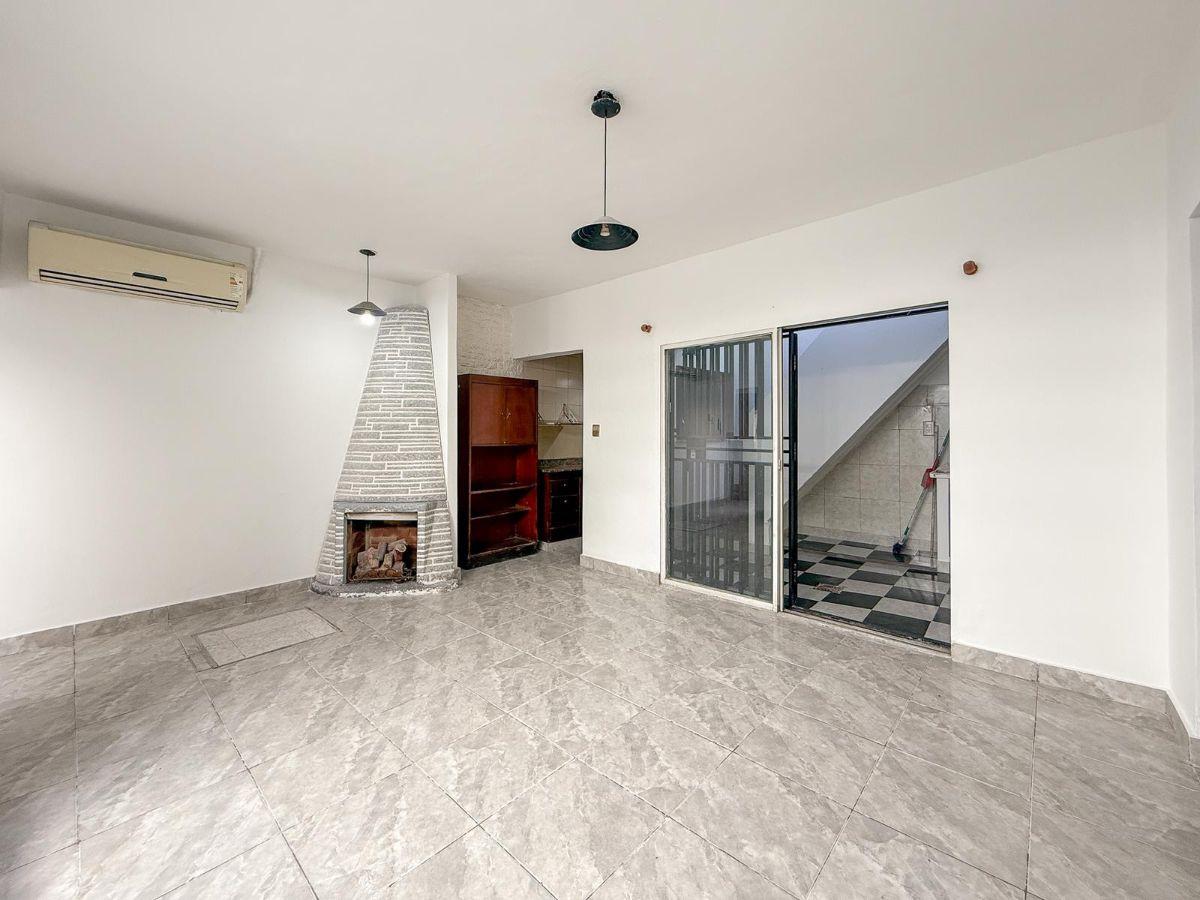 Foto de PH en venta 3 ambientes con patio y terraza en La Tablada, imagen 3