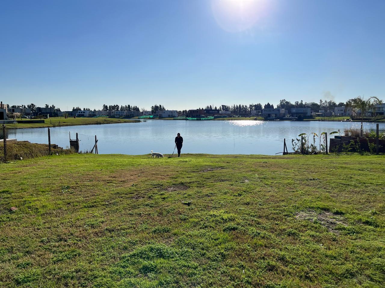 Venta Lote al Agua en Barrio Santa Ana Villanueva