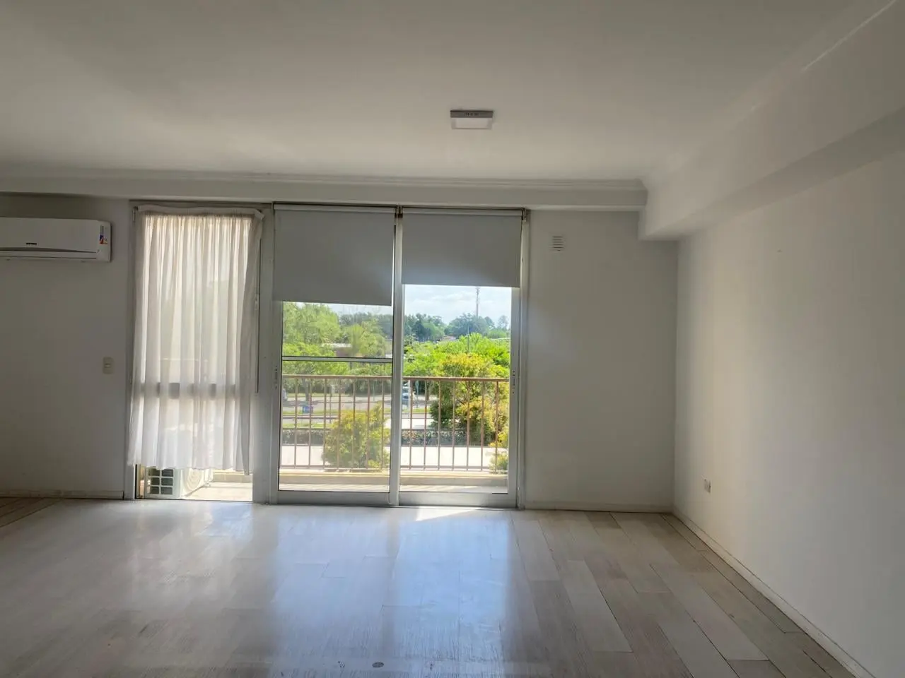Alquiler y/o Venta Monoambiente, con pileta y cochera 5