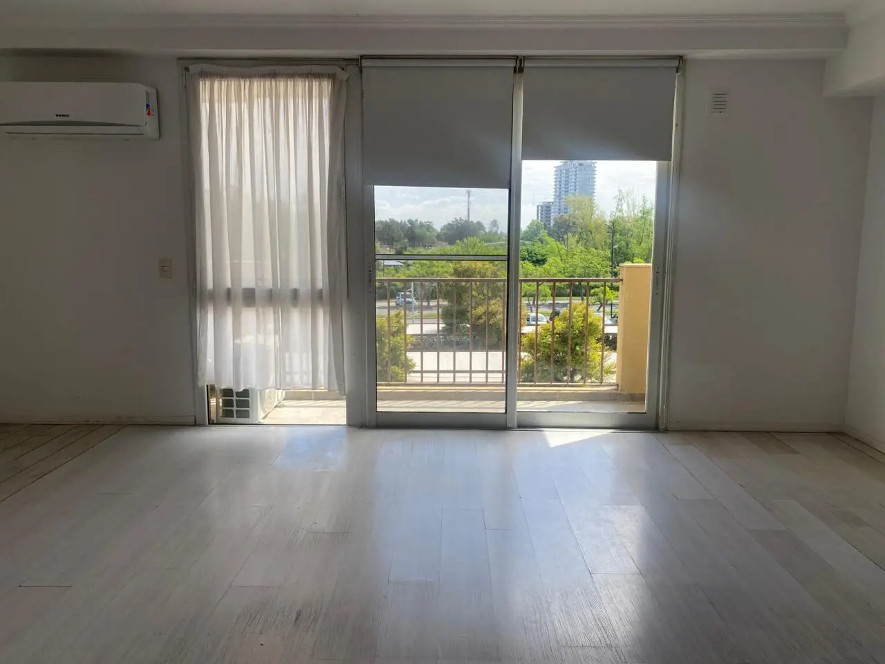 Alquiler y/o Venta Monoambiente, con pileta y cochera 2