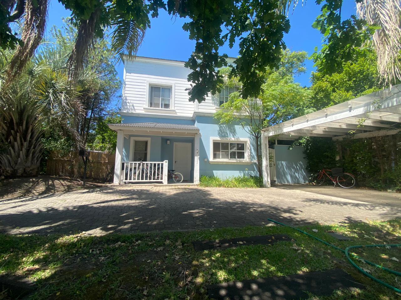 Casa en alquiler 3 dormitorios con pileta en Portezuelo - Nordelta
