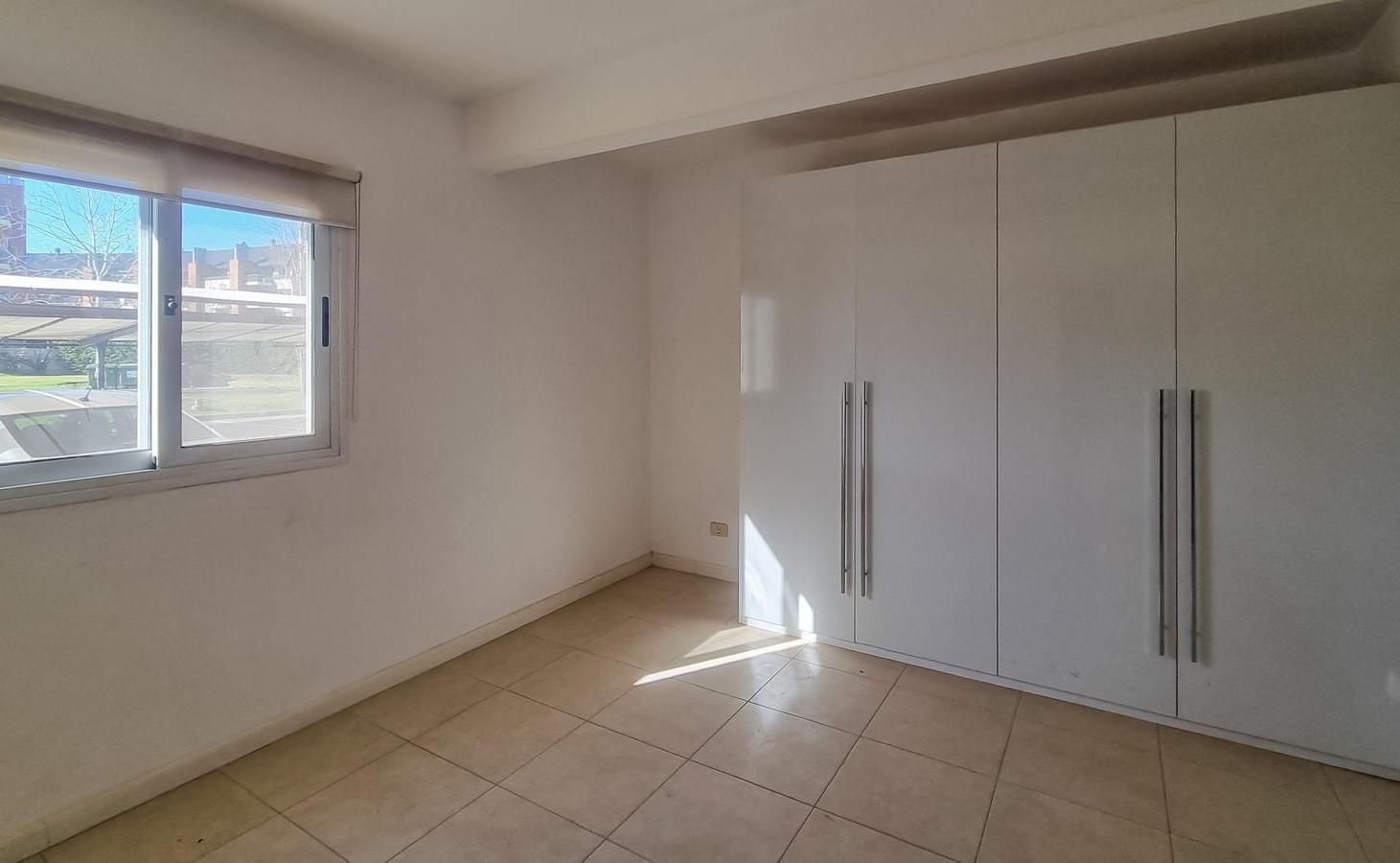 Foto de Venta Departamento 3 dormitorios con dependencia jardin y vista al lago, imagen 4