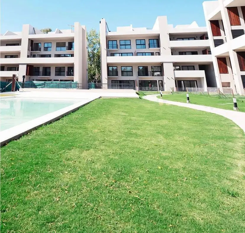 Venta departamento planta baja con jardín 3 ambientes en Vivo Tortuguitas 1