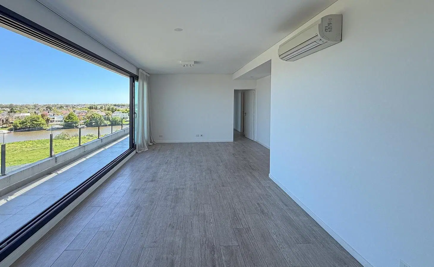 Alquiler Departamento con dependencia y terraza propia Vilago Nordelta 5