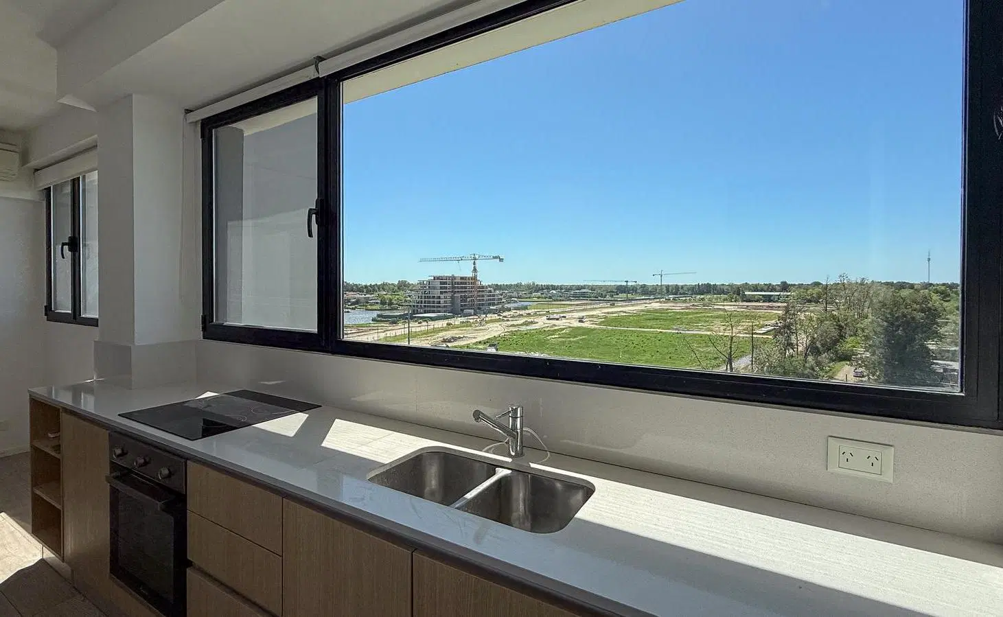 Alquiler Departamento con dependencia y terraza propia Vilago Nordelta 4