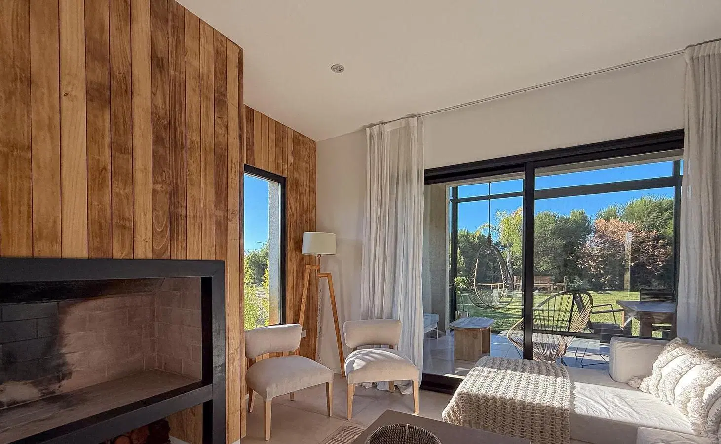 Casa en venta  con muebles  3 dormitorios escritorio  en Carpinchos Nordelta 2