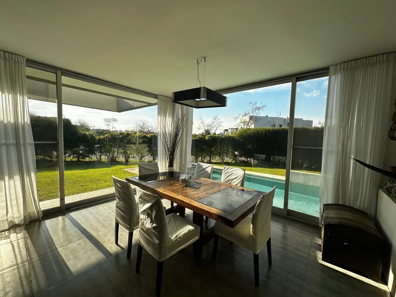 Casa en Alquiler con muebles en Los Alisos Nordelta 5