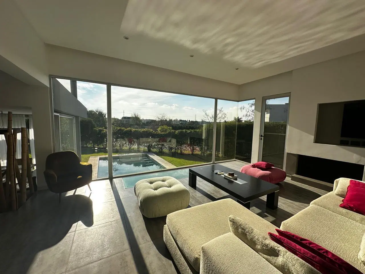 Casa en Alquiler con muebles en Los Alisos Nordelta 1
