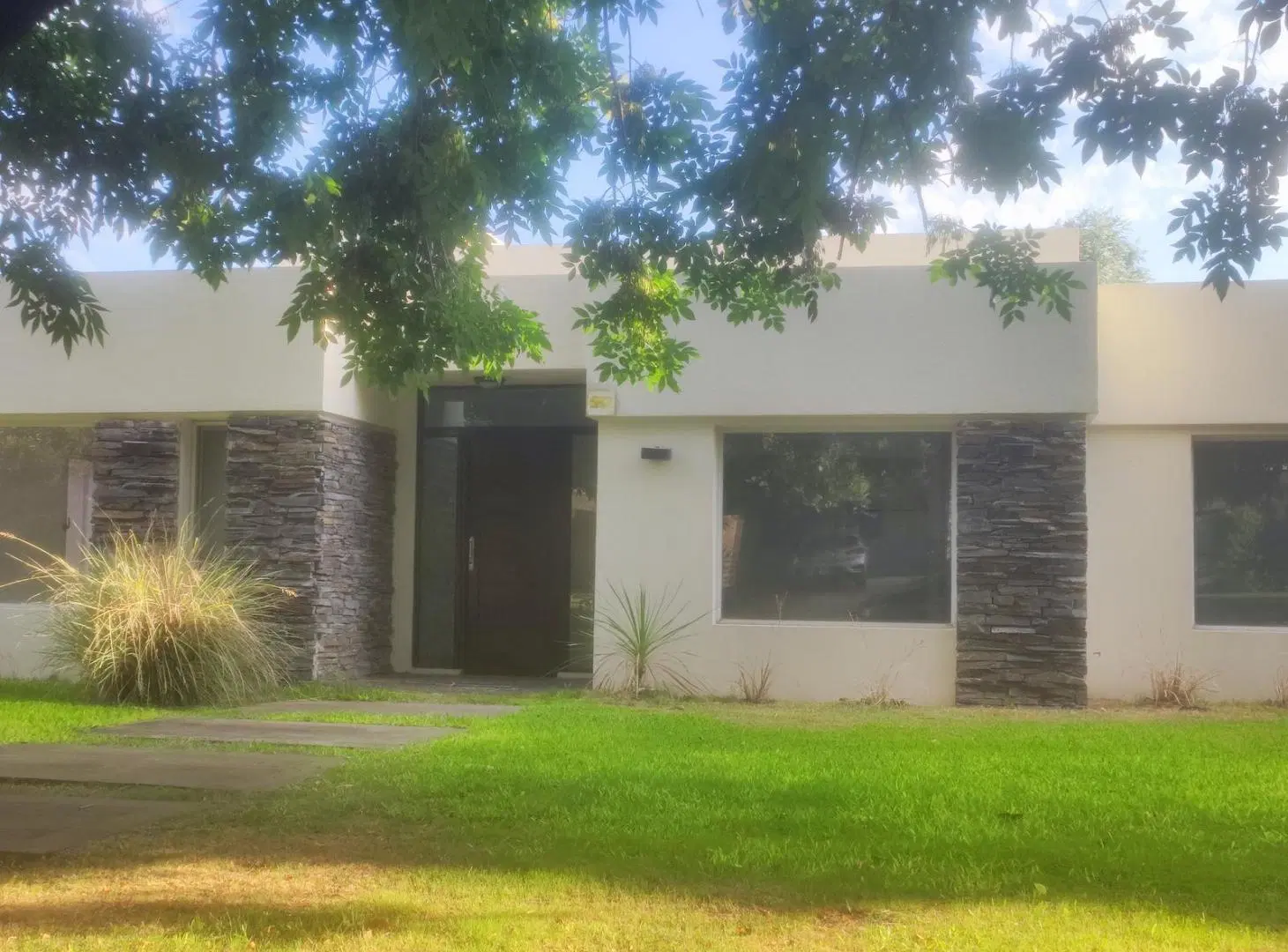 Venta y Alquiler Casa en  Haras Santa María Escobar 3