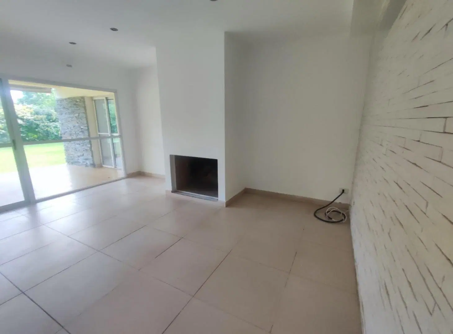 Venta y Alquiler Casa en  Haras Santa María Escobar 5