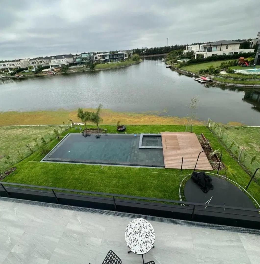 Casa en venta al agua - Virazon - Nordelta 2