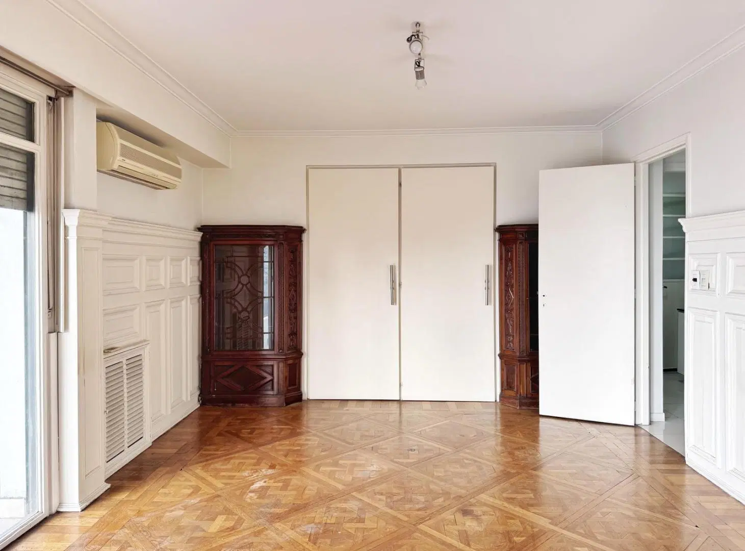 Departamento en venta 3 dormitorios dependencia escritorio balcon y patio a la calle en Cañitas 3