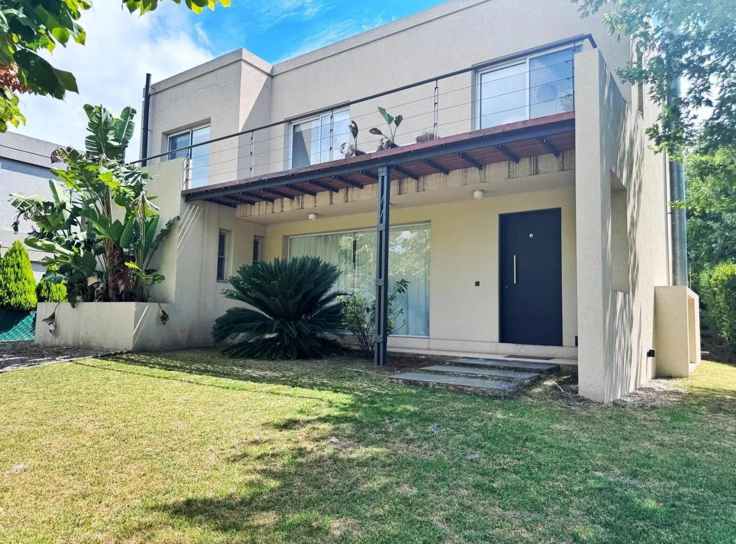 Casa en venta 3 dormitorios lote en esquina en Sauces Nordelta 4