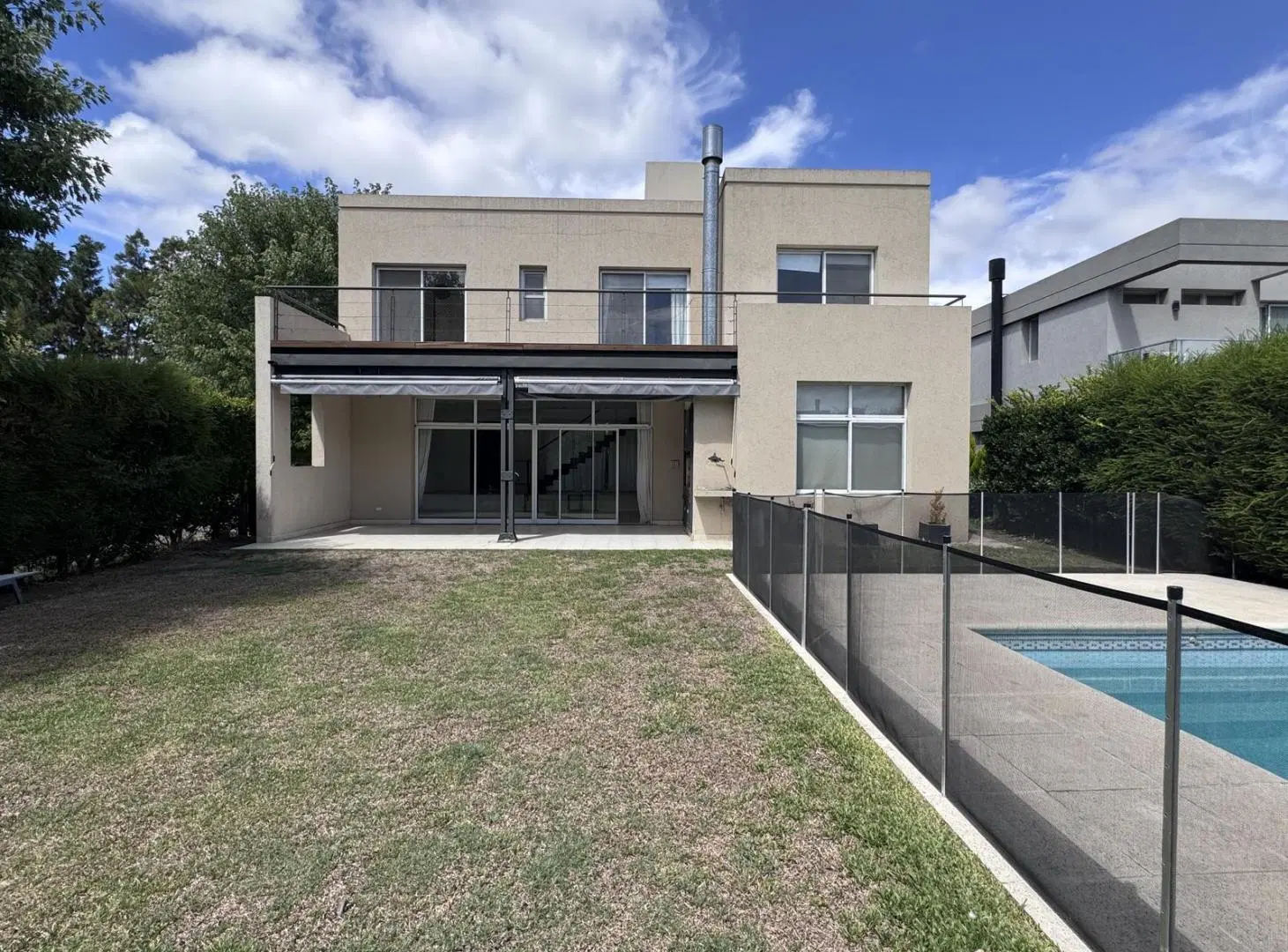 Casa en venta 3 dormitorios lote en esquina en Sauces Nordelta 1