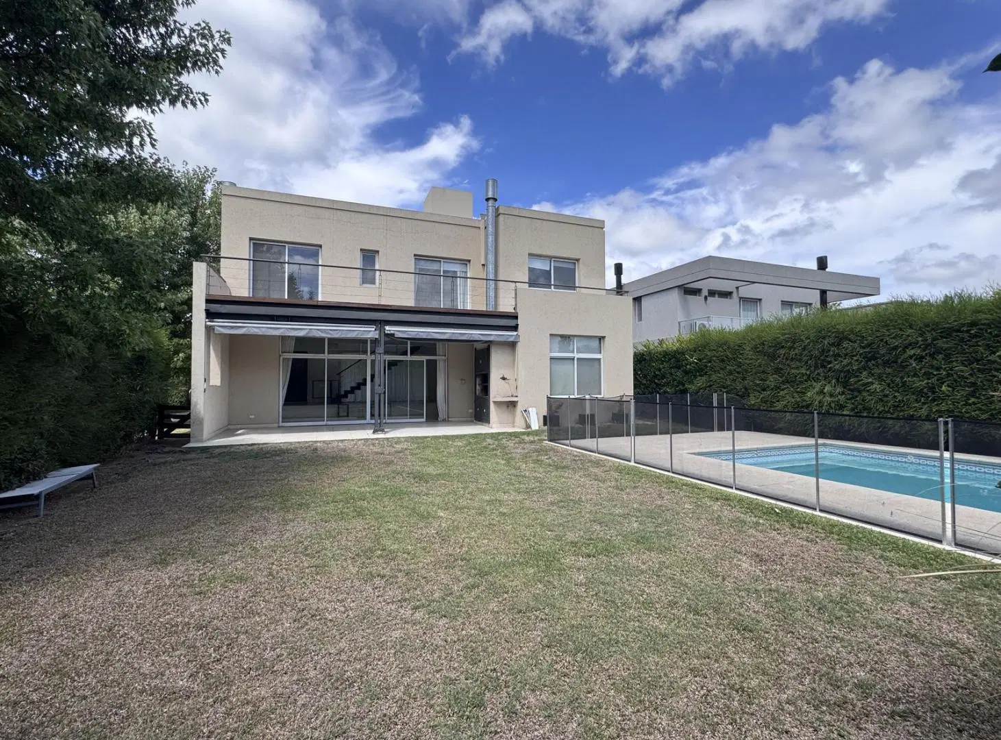 Casa en venta 3 dormitorios lote en esquina en Sauces Nordelta 5
