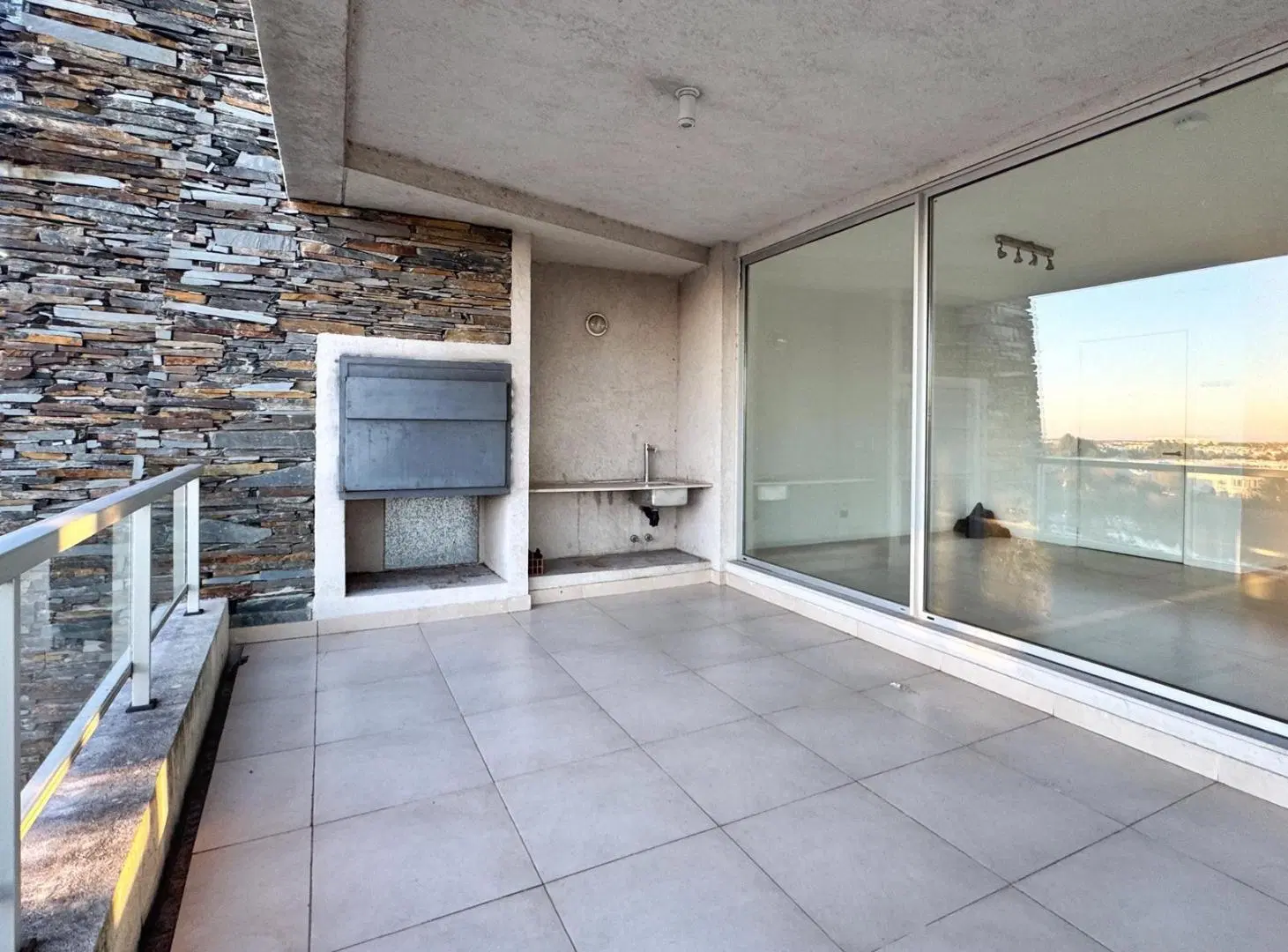 Venta departamento 3 ambientes en esquina Yoo 1 Nordelta vista golf y lagunas 4