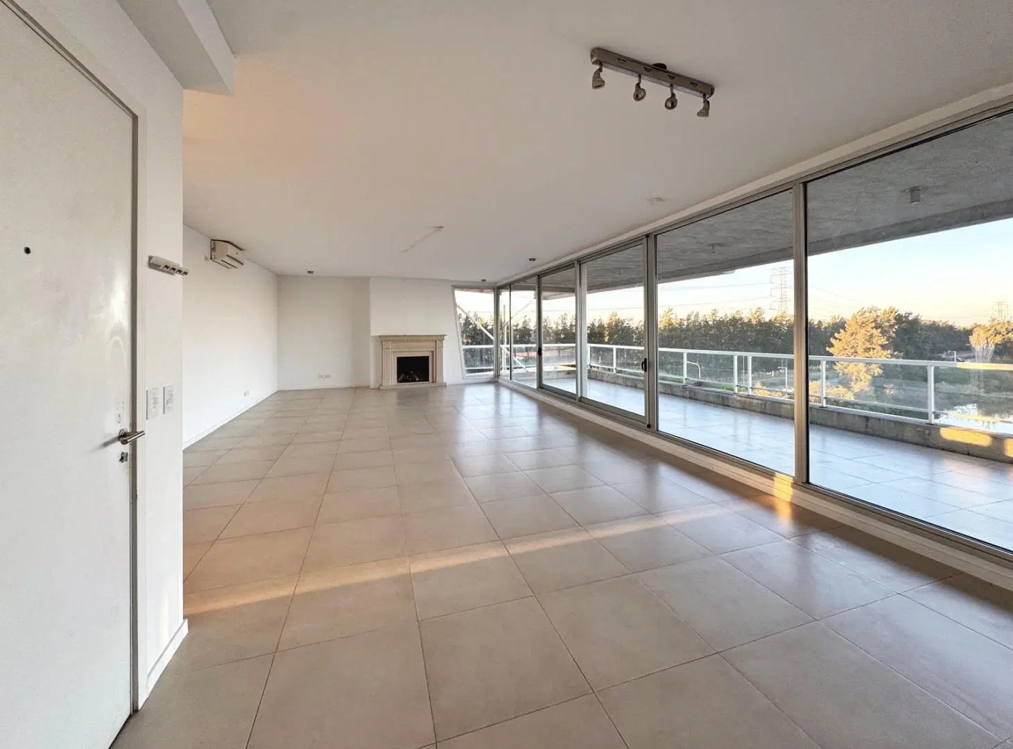Venta departamento 3 ambientes en esquina Yoo 1 Nordelta vista golf y lagunas 5