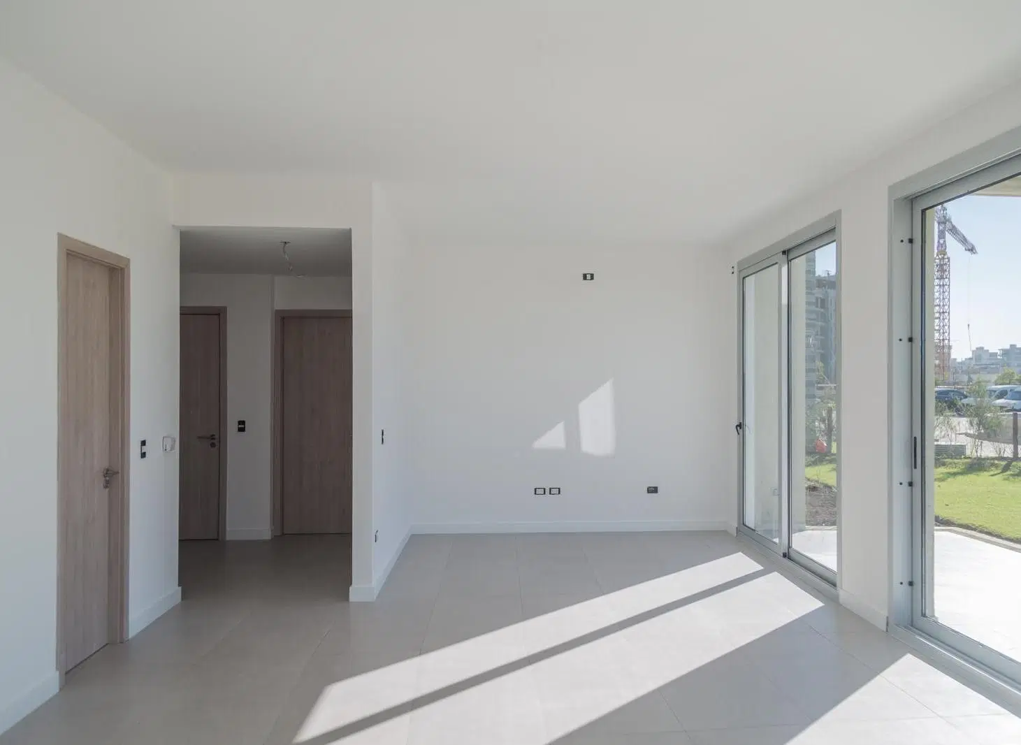 Venta departamento 4 ambientes con jardín y piscina propia PB en Yoo Nordelta 2