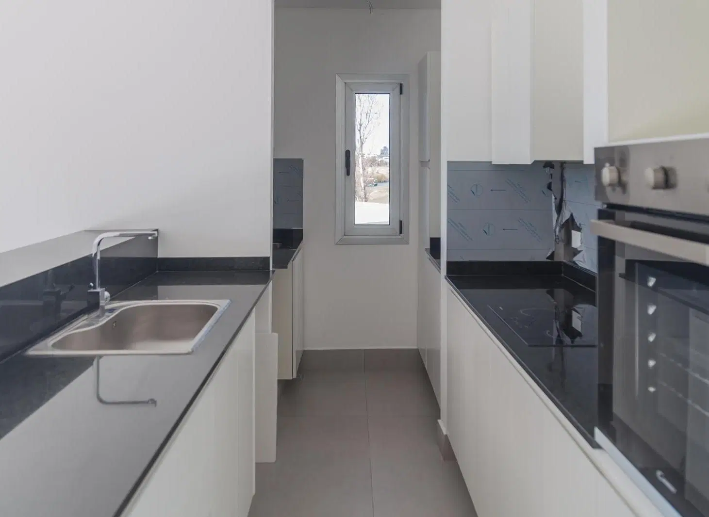 Venta departamento 4 ambientes con jardín y piscina propia PB en Yoo Nordelta 1