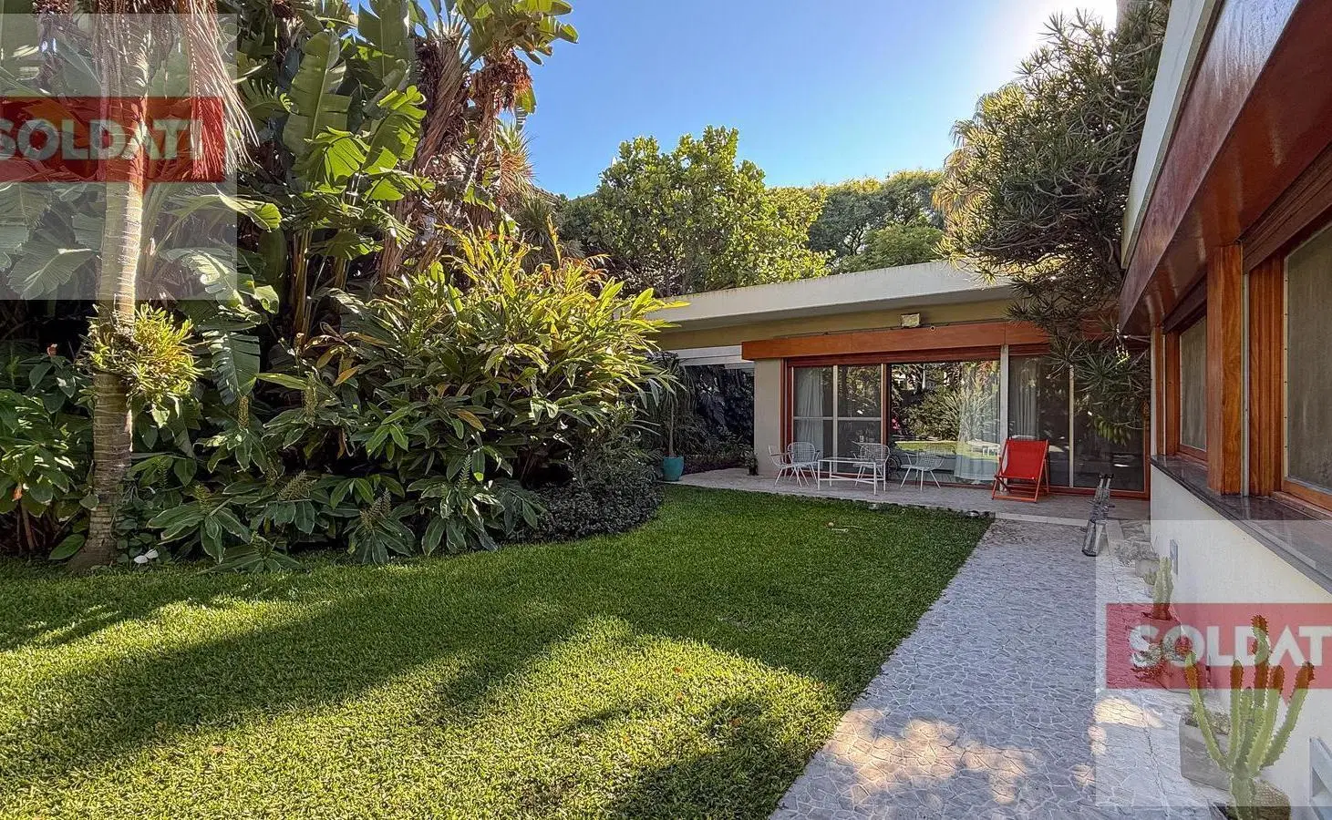 Venta Casa Olivos con pileta y 6 dormitorios 8