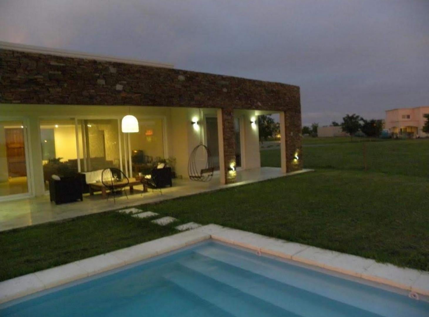 Foto de Casa al agua en Alquiler temporal en El Canton Norte, imagen 1