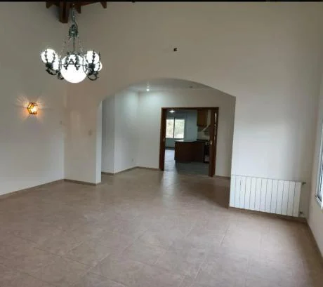 Casa en alquiler en barrio cerrado Miraflores - Funes Hills 1