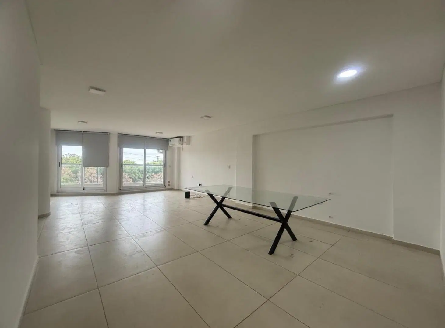 Departamento de 2 dormitorios en venta, Rosario, zona rio, amplia vista despejada 2
