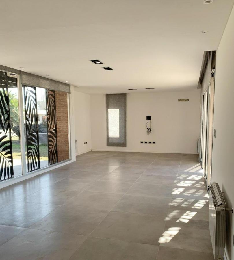 Foto de Venta de casa con 3 dormitorios, barrio cerrado - Funes, imagen 1