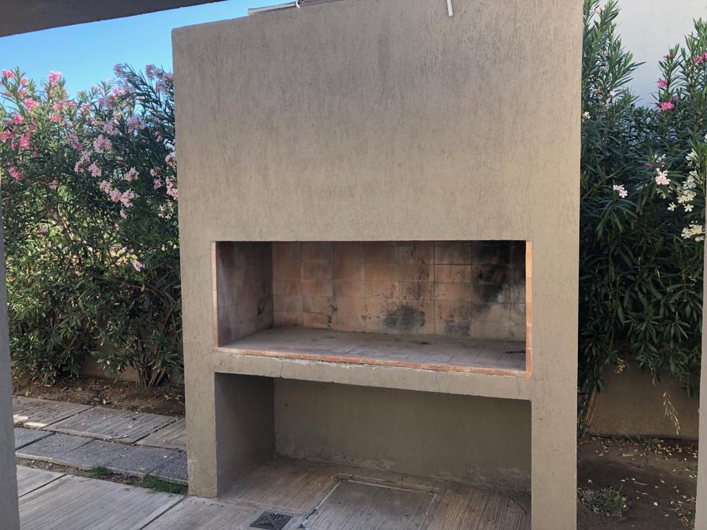 Inmobiliaria Leal Vende Casa en El Barrio Dalvian 1