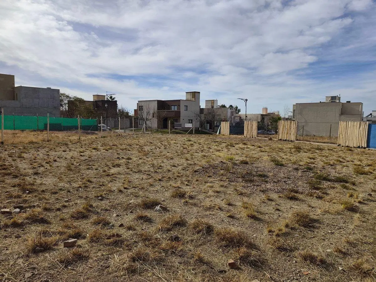 LOTE BARRIO PRIVADO EN GODOY CRUZ 5