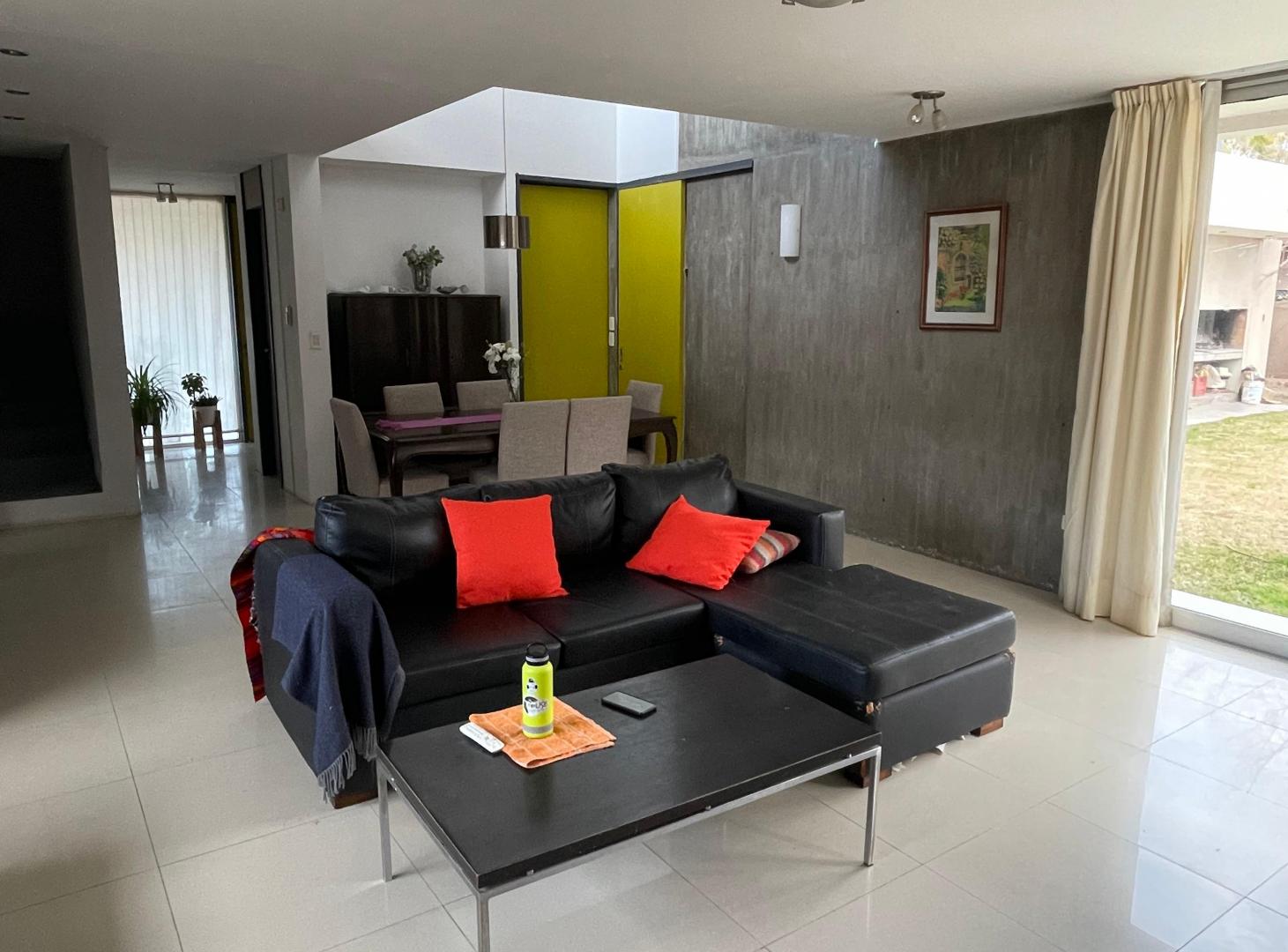 Foto de INMOBILIARIA LEAL VENDE CASA EN EL BARRIO SOLARES DE MAIPU, imagen 2