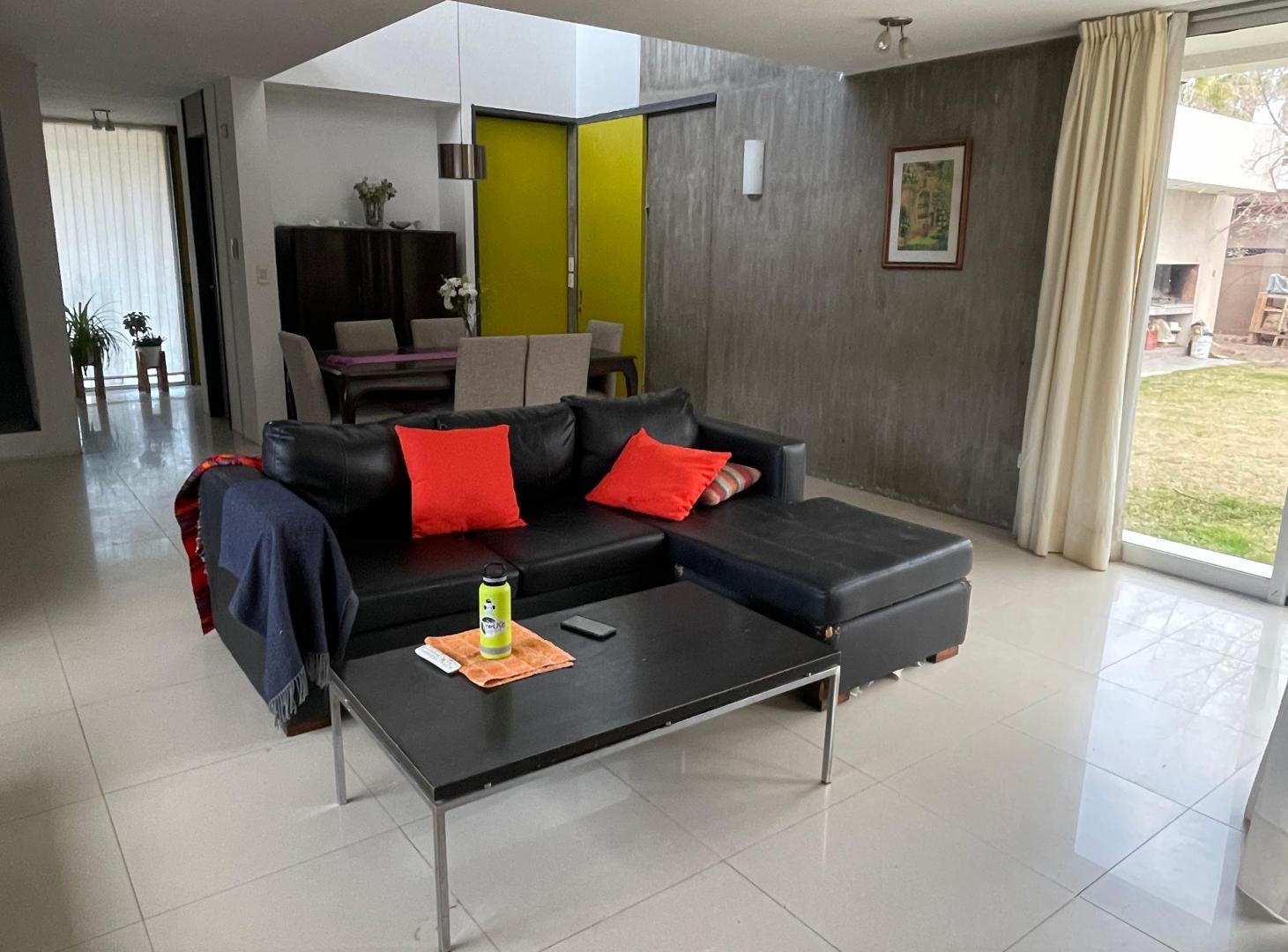 Foto de INMOBILIARIA LEAL VENDE CASA EN EL BARRIO SOLARES DE MAIPU, imagen 3