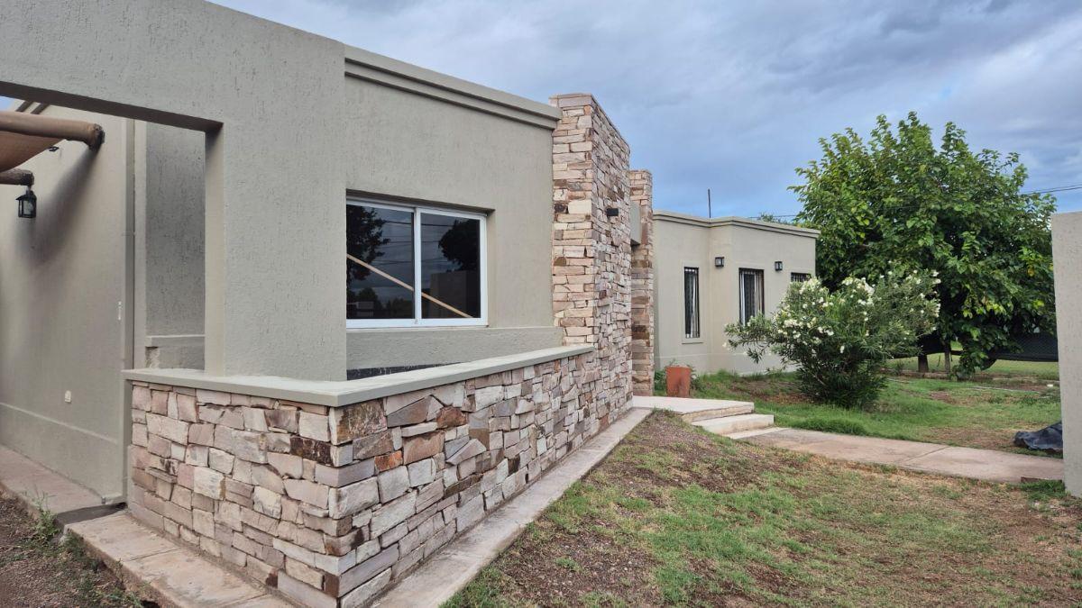 Foto de CASA EN ALQUILER | BARRIO CERRADO | LOTE DE 1.000 M²| Guaymallen, imagen 3