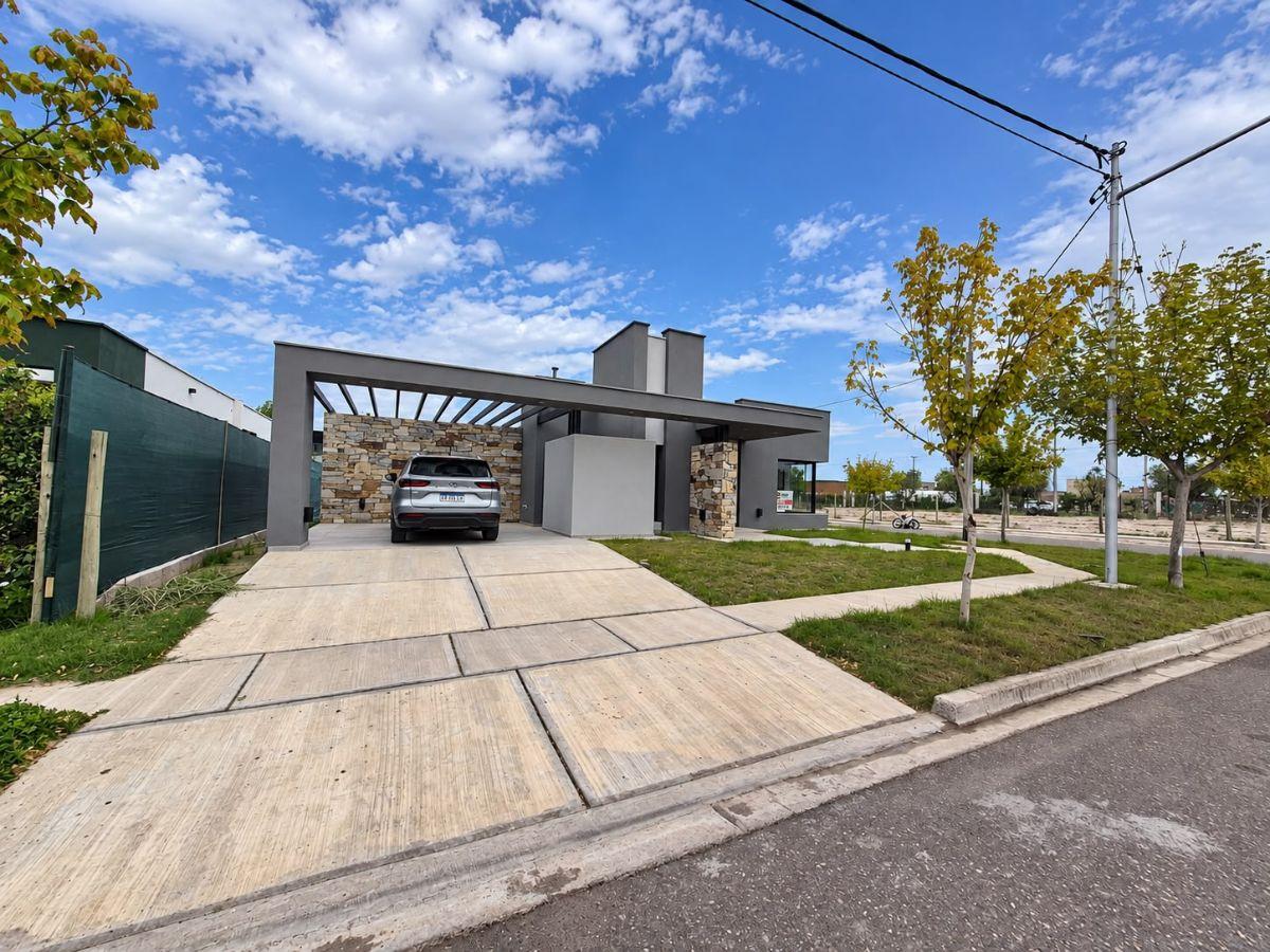 Foto de CASA EN VENTA A ESTRENA - BARRIO MILCAYAC, imagen 1