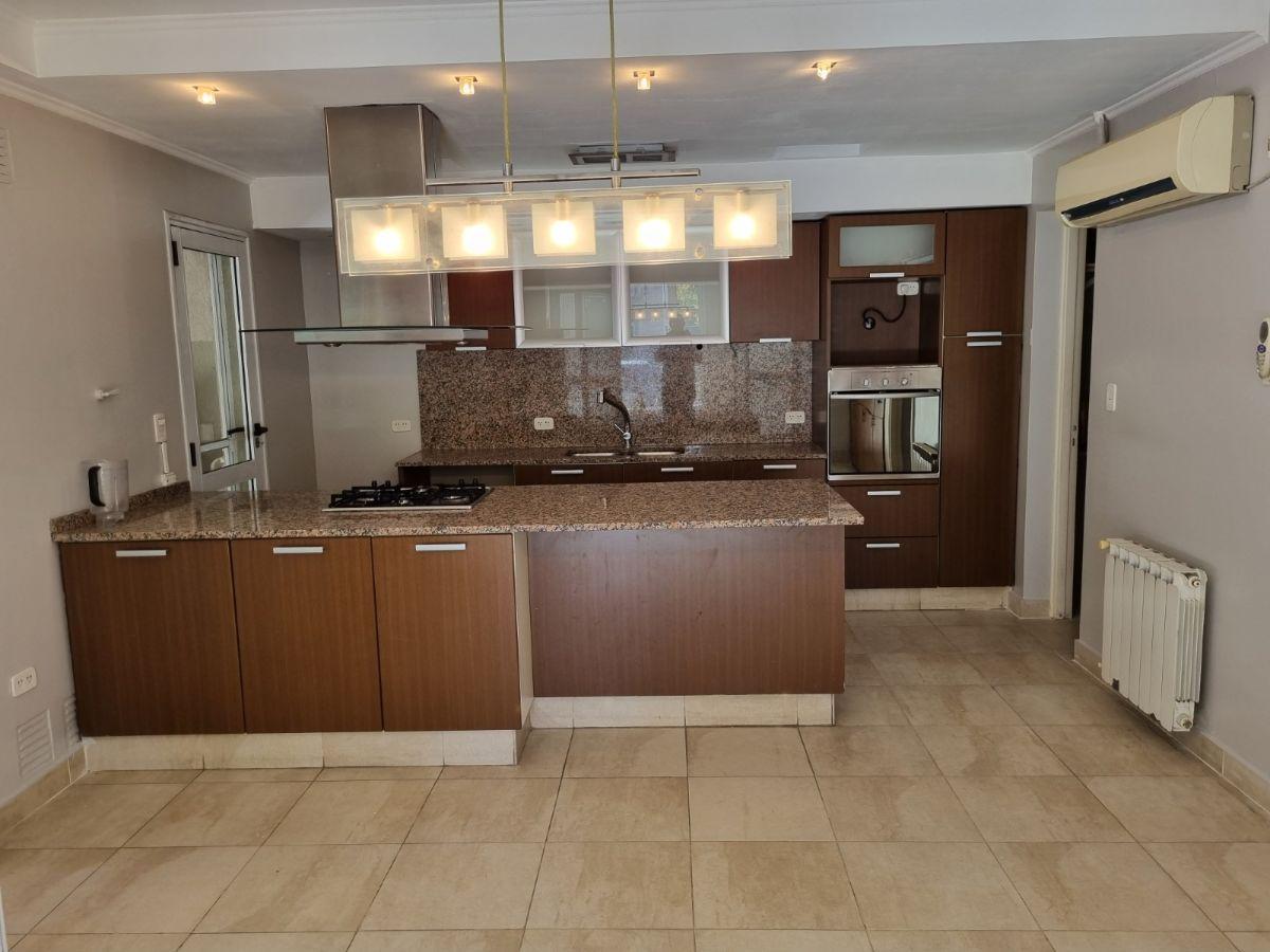 Foto de CASA 3 DORMITORIOS PISCINA CLIMATIZADA BARRIO PRIVADO GLLEN, imagen 2