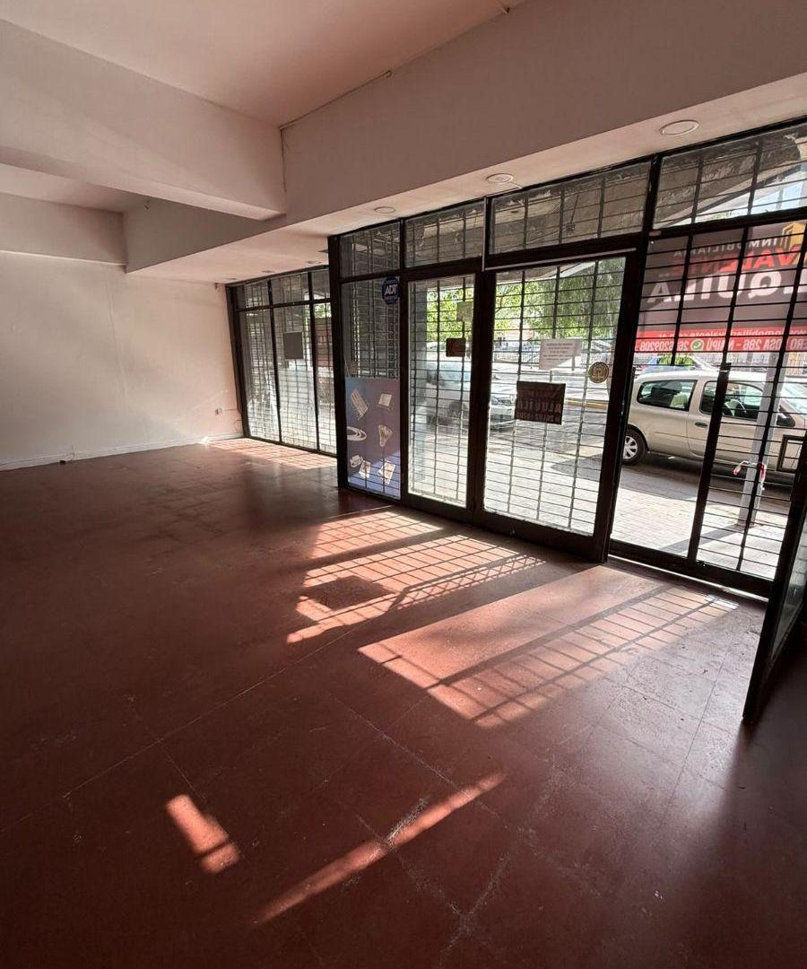 Foto de LOCAL COMERCIAL EN ALQUILER - DORREGO, imagen 2