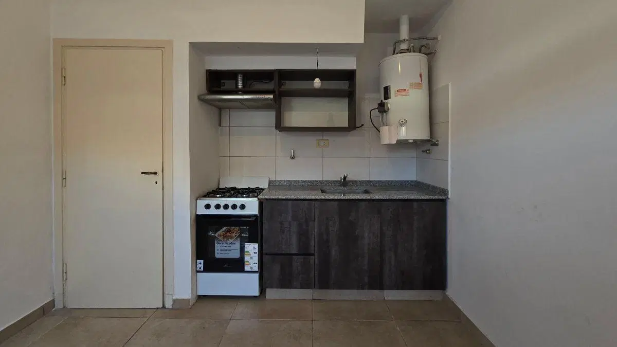 SANTIAGO DEL ESTERO Y SAAVEDRA - PH 2 AMBIENTES CON PATIO - COMPRA VENTA MAR DEL PLATA 5