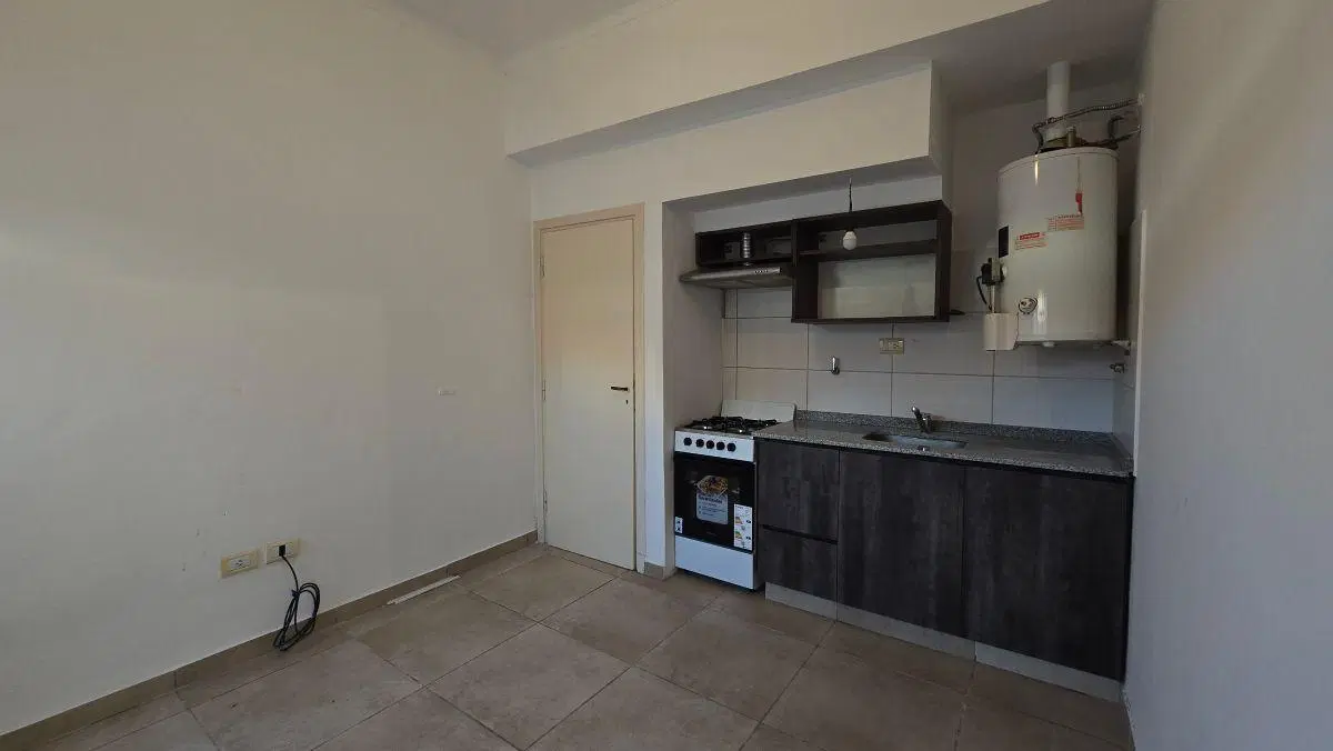 SANTIAGO DEL ESTERO Y SAAVEDRA - PH 2 AMBIENTES CON PATIO - COMPRA VENTA MAR DEL PLATA 1
