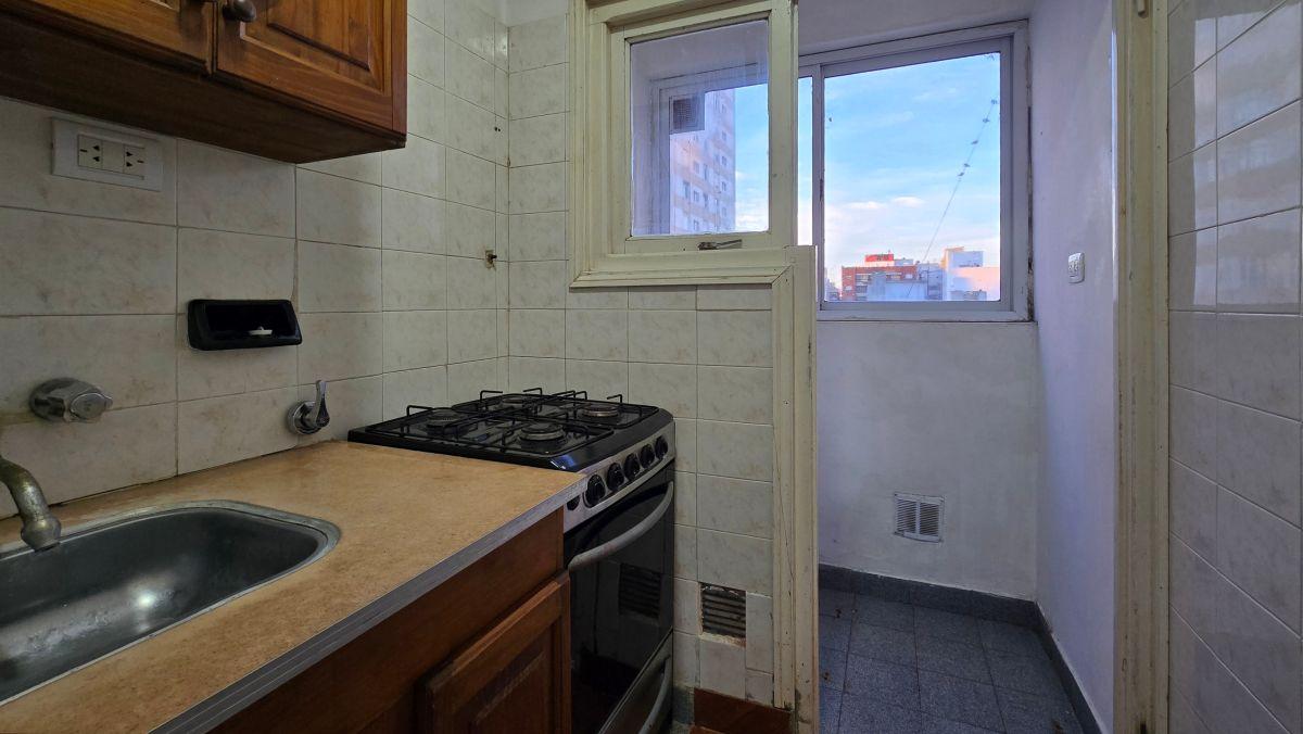 Foto de LA RIOJA Y SAN MARTN - DTO. UN AMBIENTE LATERAL - ALQUILER 24 MESES MAR, imagen 1