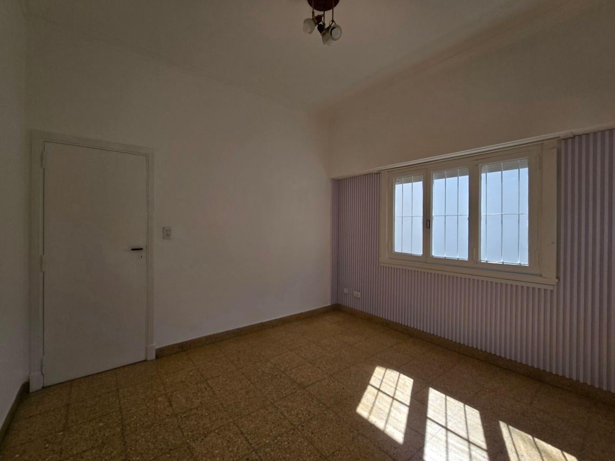 Foto de USO PROFESIONAL - LA RIOJA Y LARREA - CASA EN PH AL FRENTE - ALQUILER, imagen 4