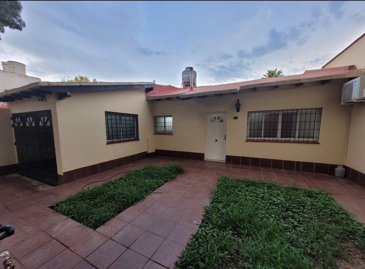 ACL PROPIEDADES - VENDE CASA EN SEXTA SECCIÓN