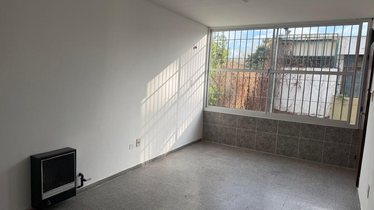 Foto de ACL PROPIEDADES - ALQUILA DPTO EN CIUDAD (1 Dorm. con cochera), imagen 5